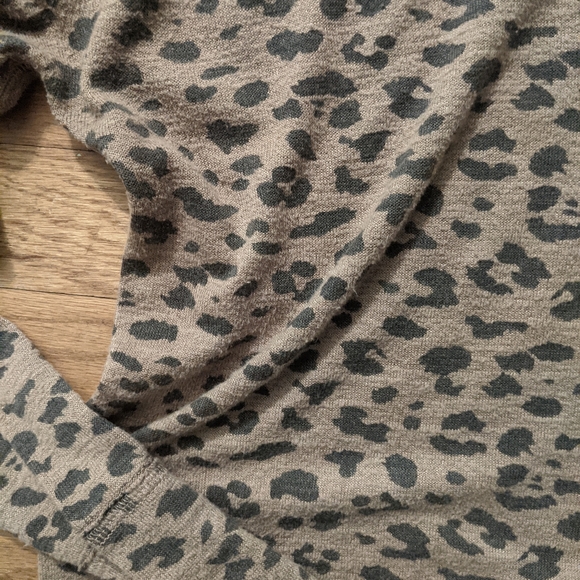 Abercrombie CozyAF Tee - Picture 5 of 6